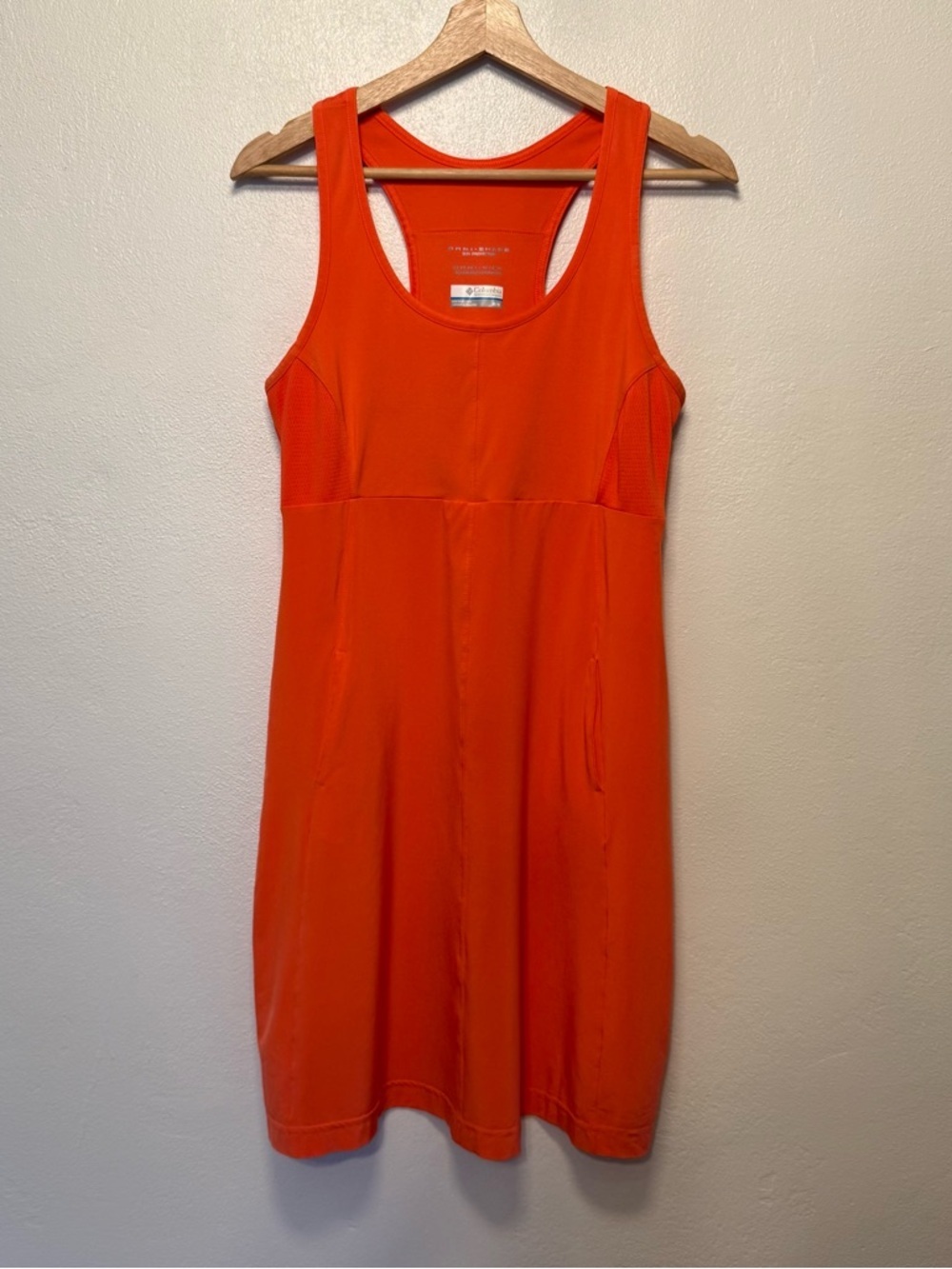 Columbia Women's Orange Omnishade Racerback Sun Dress Size Medium Outdoor Active